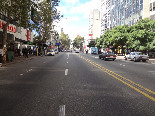 Montevideo_18 Julio_Hauptgeschäftsstrasse